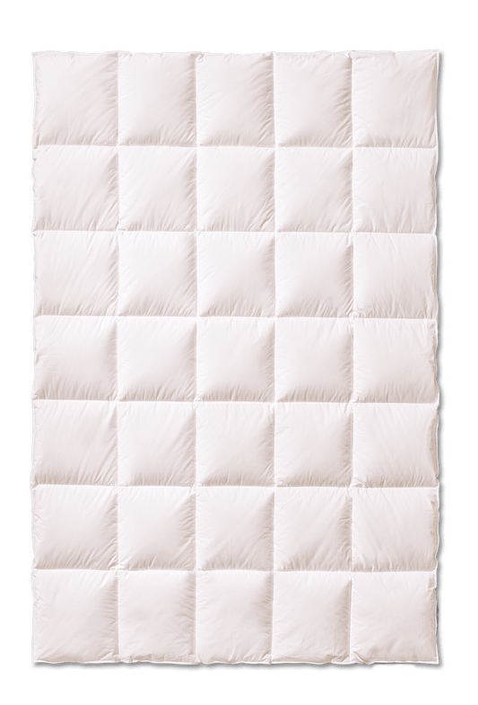 Luxurious Künsemüller Daunendecke Canada with 90/10 down-feather blend, offering comfort and warmth for cooler nights.