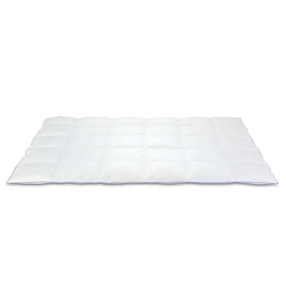 Luxurious Daunendecke Nordic duvet by QUQON in a spacious layout, showcasing superior German craftsmanship for ultimate comfort.